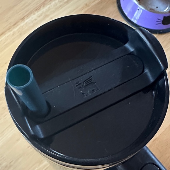 Stanley 40 oz wicked Dark Green and Black Tumbler with Straw never used. 2024 - Picture 4 of 7